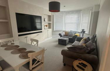 Premium Apartment in Redhill Town Centre - Foto 2