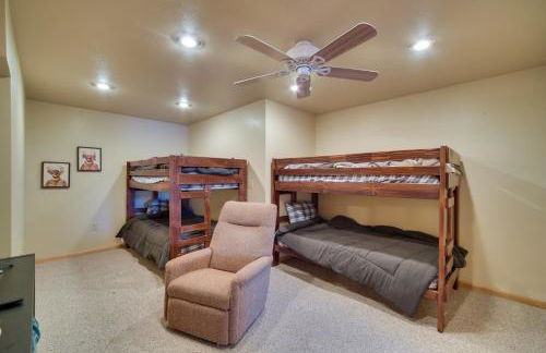 Lakefront Birchwood House with Deck and Fire Pit! - Foto 19