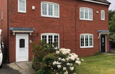 In Our Liverpool Home Sleeps 5 in 2 Double & 1 Single Bedrooms - Foto 12