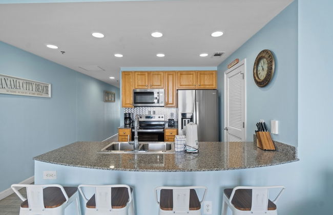 Splash Beach Resort by Book That Condo - Photo 53