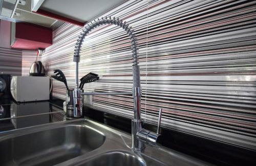 The Modern & Recycled House - Photo 34