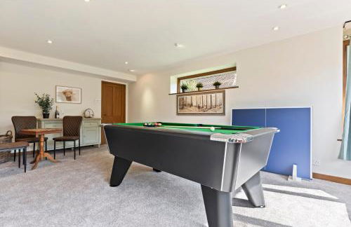 Stunning Countryside Home in Surrey by 53 Degrees Property, Ideal for Family Getaways, Private Tennis Court! - Foto 11
