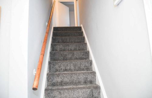 2ndHomeStays- Willenhall-A Serene 3 Bed House with a Garden View-Suitable for Contractors and Families-Sleeps 9 - 7 mins to J10 M6 and 21 mins to Birmingham - Foto 19