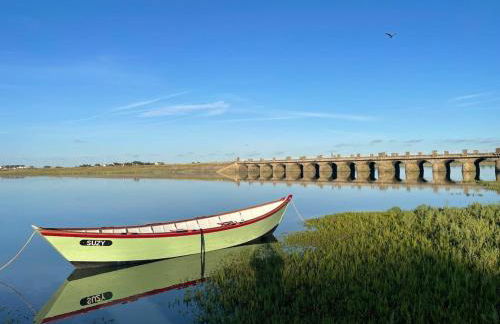 leBel endroit 145m2 , terrain et terrasse de 350m2 au coeur des commerces ,à proximité de la mer et tous services inclus - Photo 3