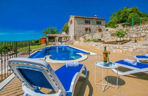 2 Bedroom Beautiful Home In Labin - Foto 12