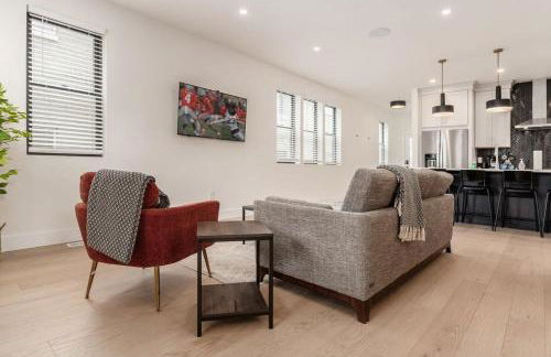 Luxury Escape 4BR 3 bath Oasis in Historic Old Town - Foto 9