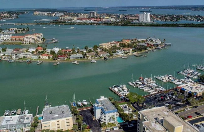 2 Bedroom Waterfront Pool Side! - Foto 53