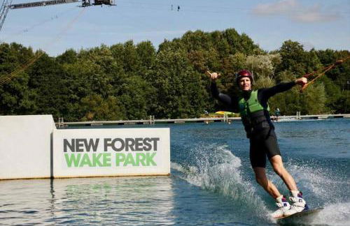 A Cozy Magical Retreat at Knightwood Oak, New Forest - Foto 20