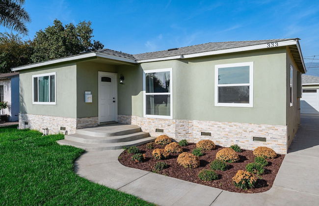 Luxury Modern Retreat w Spacious Yard Premium Comfort - Foto 13