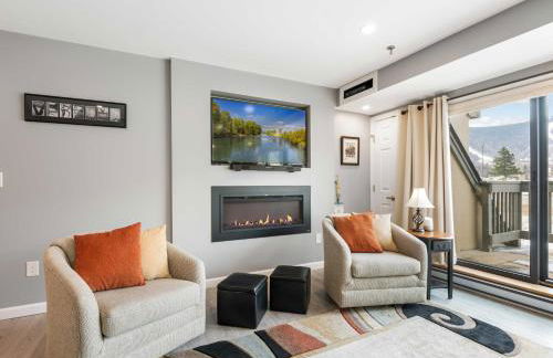 Walk to Lifts and Village! Killington Mountain Condo - Photo 6