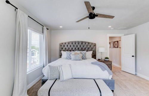 Midway to Heaven! BRAND NEW 5 bed 4.5 bath, HOTTUB - Photo 61