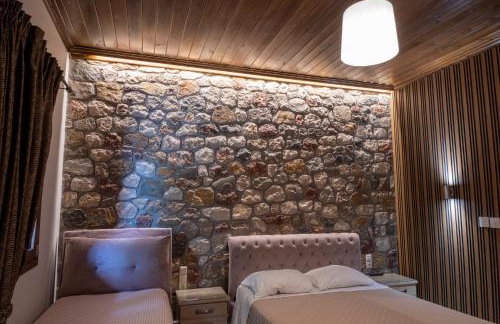 Liontos Rooms - Photo 11