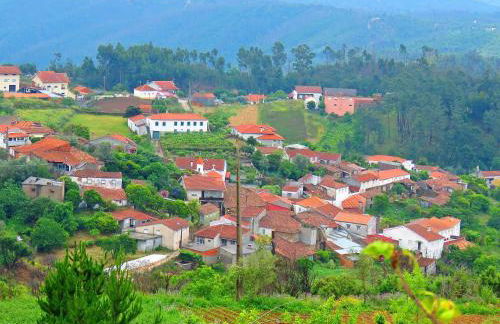 Cozy house with mountain view in Miranda do Corvo - Foto 26