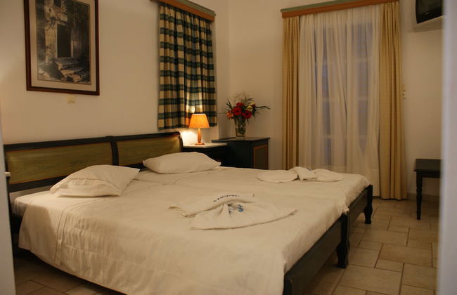 Alkyoni Beach Hotel - Photo 18