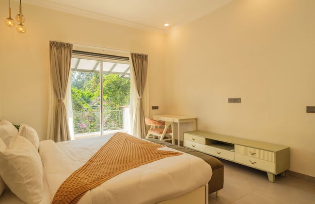 ELIVAAS Laguna Camellia | Luxe 4 BHK Villa Near Popular Beaches with Private Pool - Photo 32