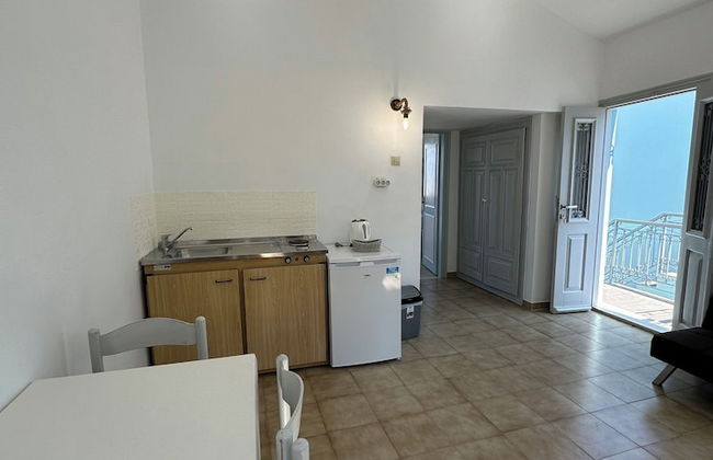 Niriides Hotel & Apartments - Photo 23