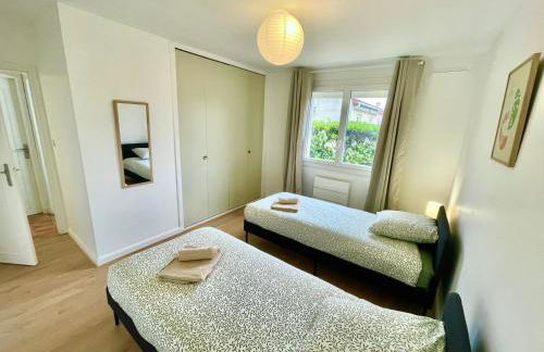 " Au coin du Lys " Garage - Jardin - Wifi - Foto 8