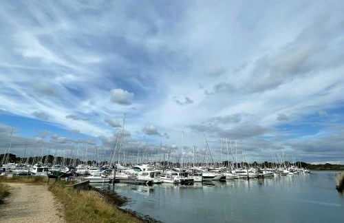 Haven Hideaway Beautiful Lymington Studio Apartment with Garden near The New Forest - Foto 25