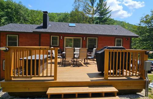 Experience the charm of Peak Hill Home, a cozy 3-BR retreat close to Ski Resort - Foto 39