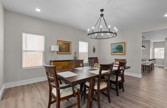 Bright Urban Comfort | JZ Vacation Rentals - Photo 13