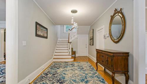 Massive 6 bedroom home with a Pool - Foto 3