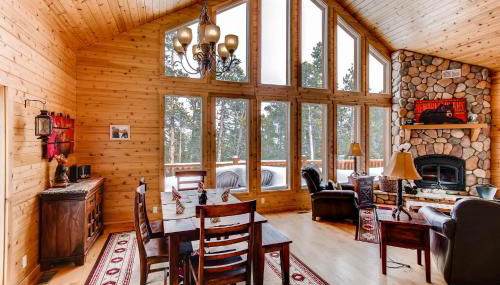 Serene Mountain Cabin Nestled Amongst the Pines - Alpenhaus - Foto 3