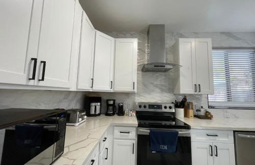 Gorgeous Abode 3 Bedrooms Hide-out in Mesa - Photo 10