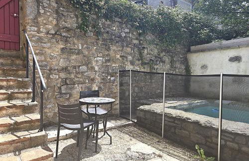 Magnifique villa en pierres au cœur de Saint Antonin Noble Val - Piscine et jardin privés -10 personnes - Foto 15