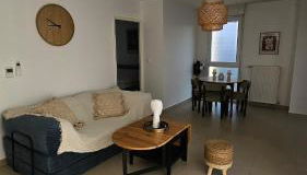 Charming 1 Bedroom Apartment with terrace air conditioning and private parking - Photo 2