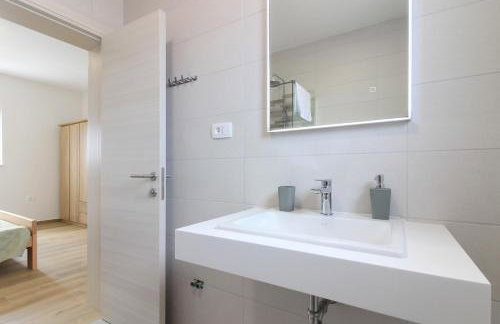 New modern villa Gogo with private pool near the beach and town of Pula by WiiBuk - Foto 56