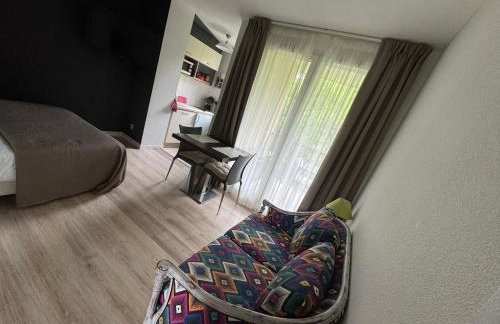 Studio T1 piscine chauffée parking gratuit les hauts dhonfleur - Foto 9