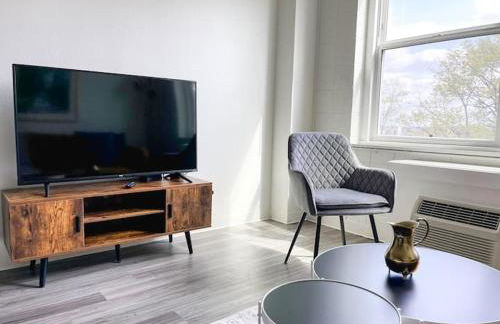 Sleepover Downtown Cincinnati 1BD 1BA Apartments - Photo 64