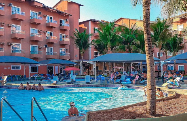 Frente ao Parque da Lagoa Quente, Apto particular com varanda e vista piscinas, com tela de proteção - Foto 31