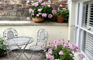 Stylish Garden Apartment in Central Cheltenham - Photo 7