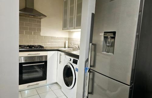 StayZen Apartments - Free Parking & Private Garden Ground Floor Central Woking - Business & Leisure - Photo 22