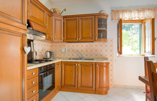 Tuscany Family Country Home - Photo 10