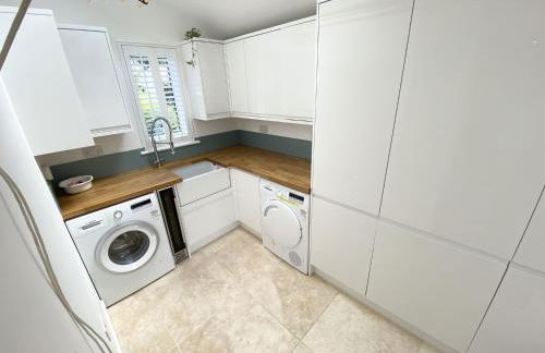 Trewhiddle Retreat V9 by Together Travel - Luxury 4-Bedroom Villa - Foto 12