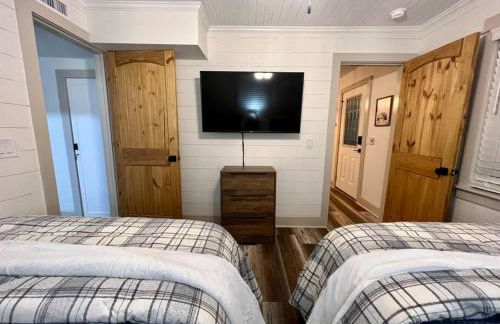 Riverside Relaxer w/Hot Tub+Fire Pit +Wifi & view - Foto 58