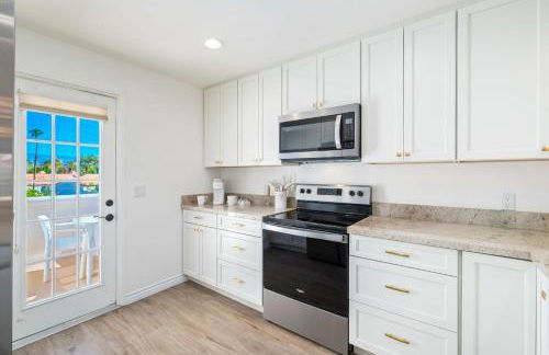 Desert Escape - Renovated, Steps from Pool - Foto 8