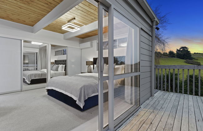 Hilltop Country Retreat with Seaviews - Foto 21