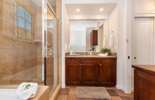 Luxury 1BR Suite Living Room, Patio, Fp & Kitchen, 12 pools -Legacy Villas - Photo 24