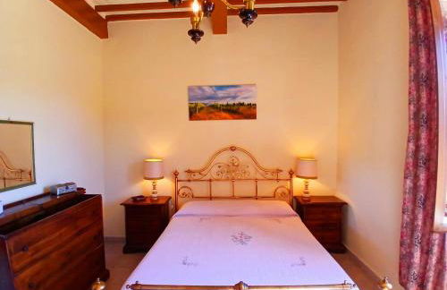 INCANTEVOLE CASA TOSCANA con travi in legno, ampia terrazza e vista sulle colline - Foto 20