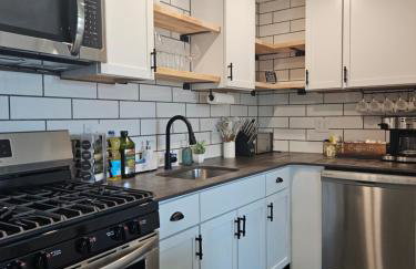 Rustic & Renovated 3 Bed - 8 Min Walk to Bridge St - Foto 3