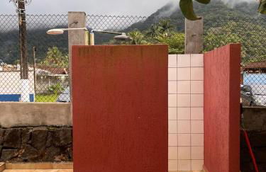 Entre Três Praias - Enseada 200m, Perequê Mirim 200m, Sta Rita 300m, Com Ar Condicionado e Churrasqueira - Foto 30