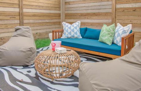 Houston Entertainment Haven - Photo 14