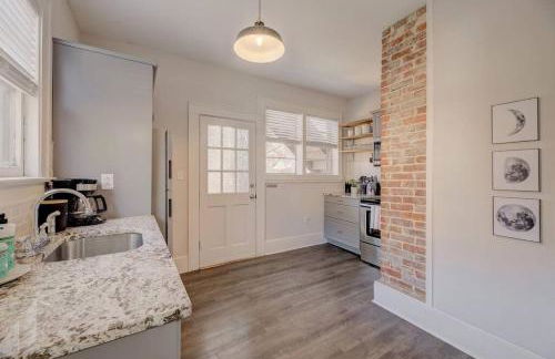 Spacious Industrial Modern Apt - Foto 8