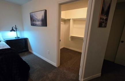 Wasatch Retreat 5 bed 3 5 bath pool table game room - Photo 23