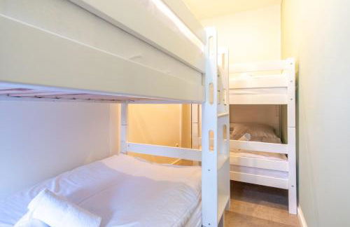 Big apartments, big bathrooms, single beds, perfect for groups - Foto 11