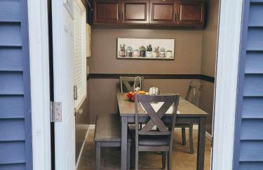 Nice house with private parking, king bed fenced yard - Foto 23