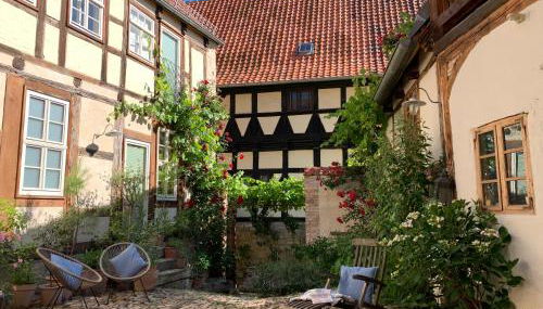 himmlischer Hof - Juwel von 1477 mit P, romantischer Innenhof, Kamin, Öko, Denkmal - Foto 3, Garden view